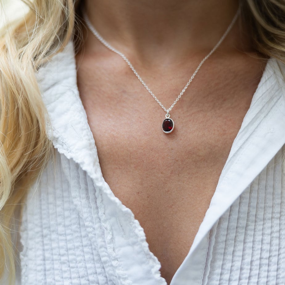 Rhodolite Garnet and Black Spinel Choker Necklace | Amonta