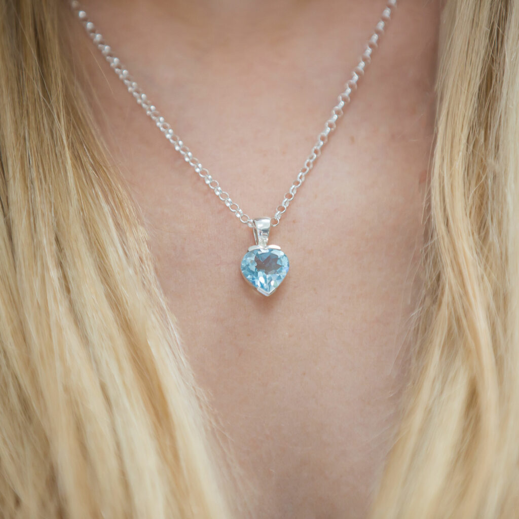 Sterling silver and blue Topaz pendant - AhDors