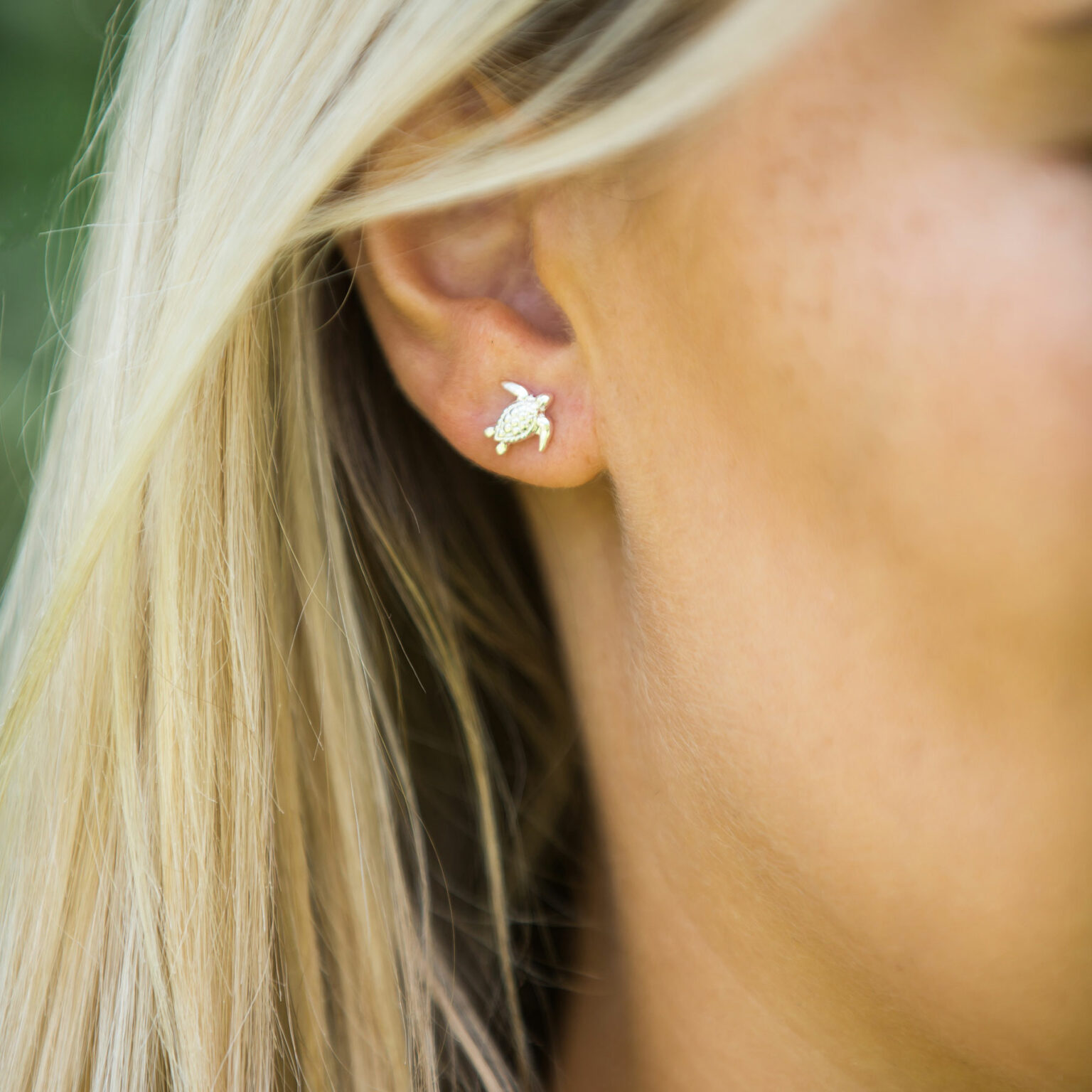 Silver baby turtle stud earrings