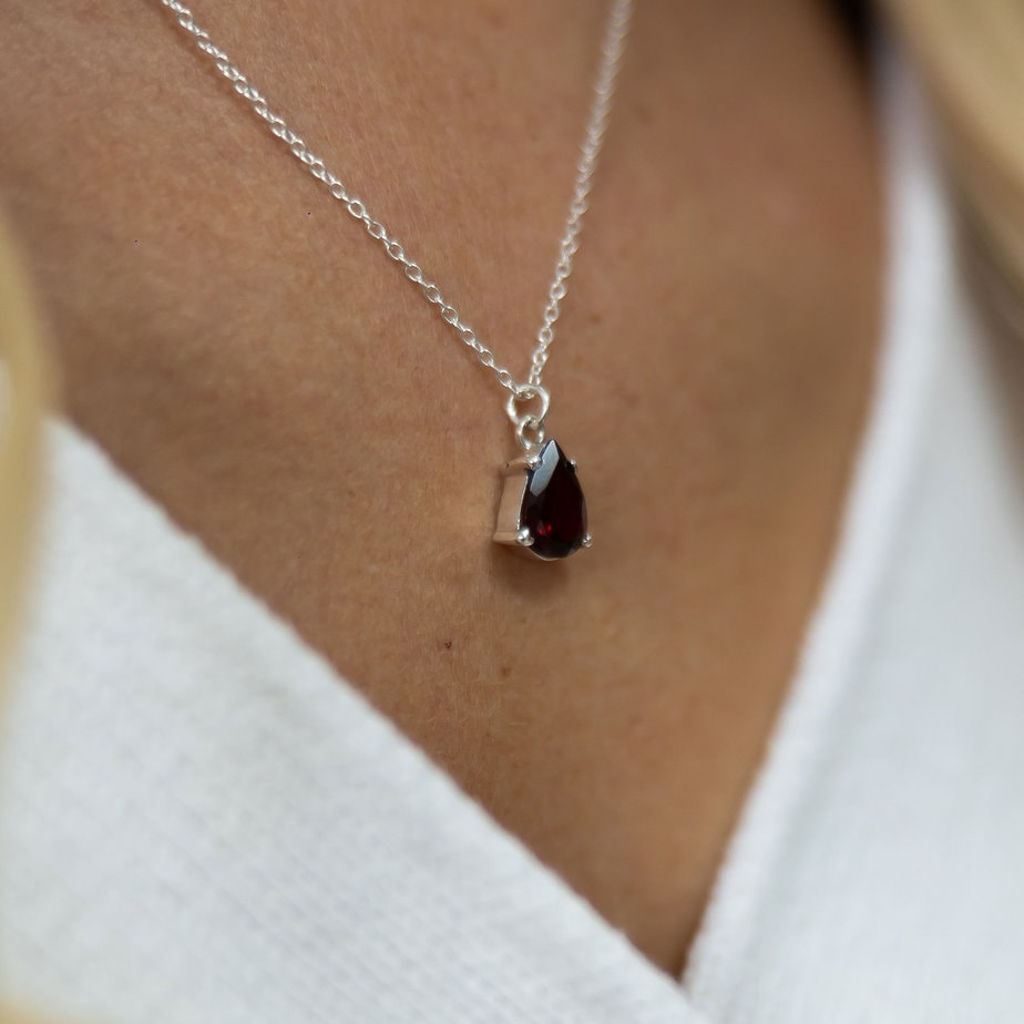 GOODMAN MORRIS Silver and 18ct Yellow Gold Mandarine Garnet Pendant –  MarkAdam Jewellery