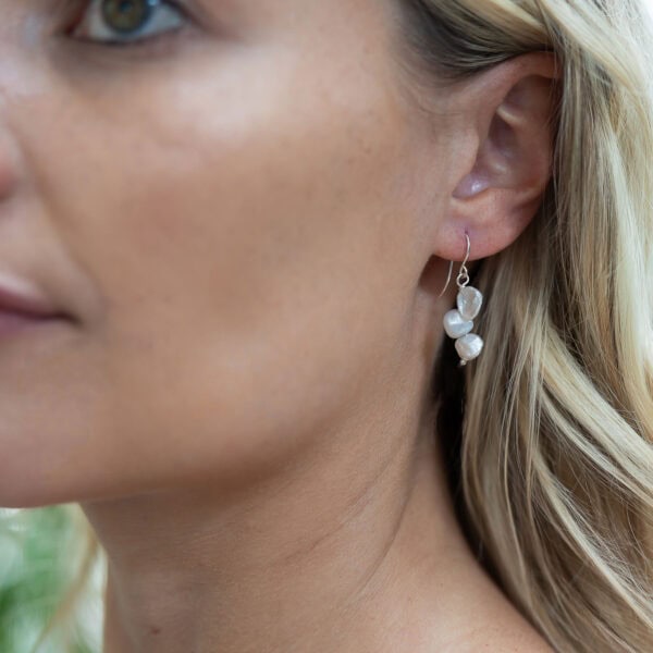 Keishi pearl drop earrings - Image 2
