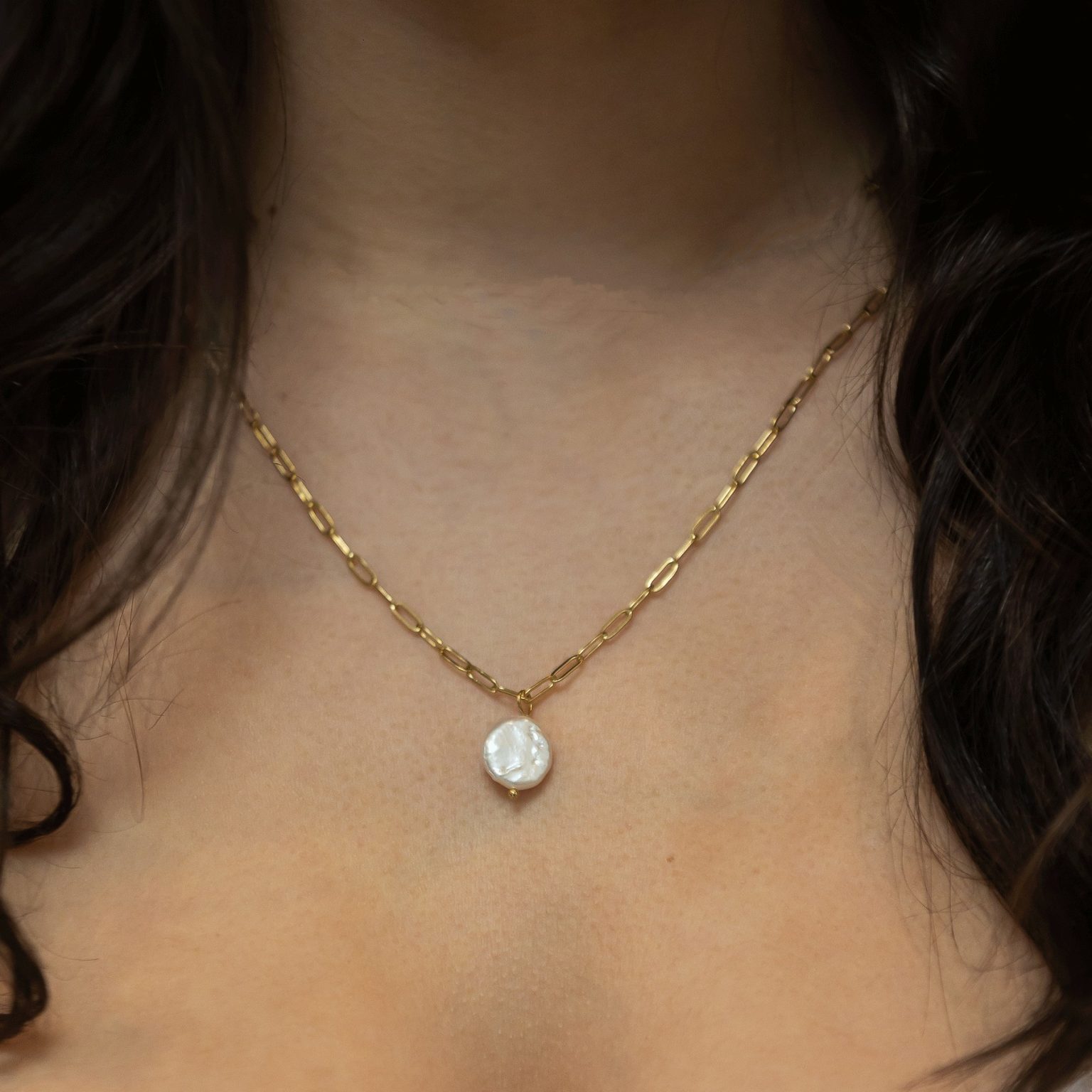 Fine paperclip necklace with baroque pearl