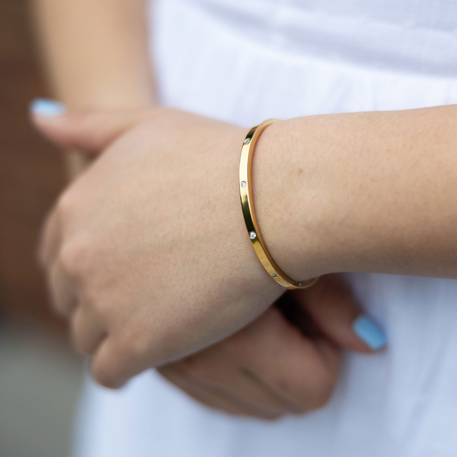 Gold bangle with sparkle