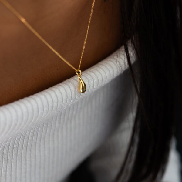 Gold-tone droplet necklace