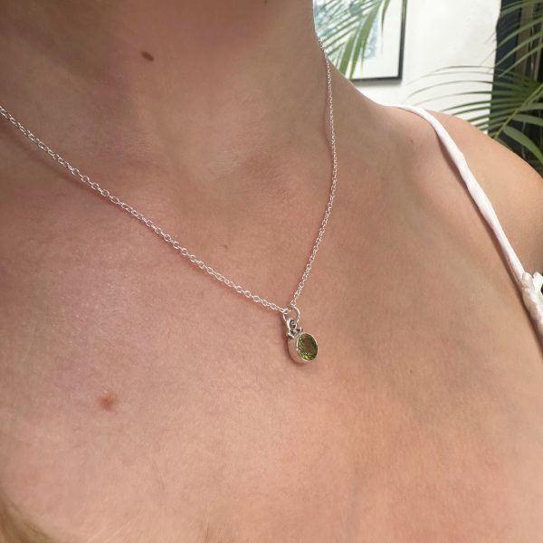 Peridot round drop necklace
