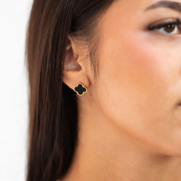 Black onyx clover earrings