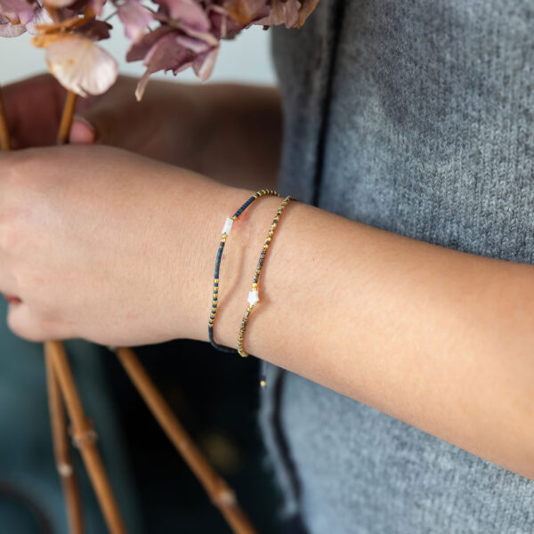 Friendship bracelet with mother of pearl star