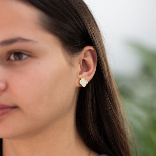 White agate clover earrings