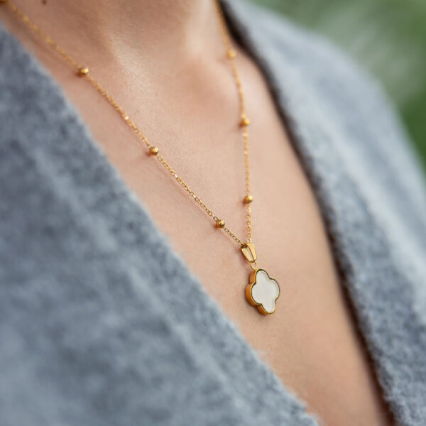 White agate clover necklace