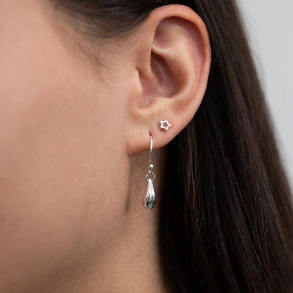 Silver droplet earrings