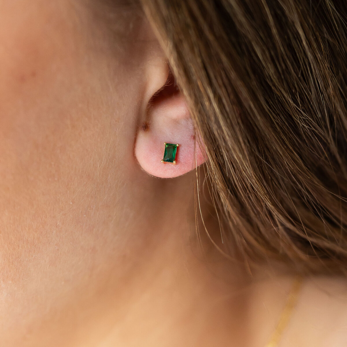 Emerald baguette stud earrings