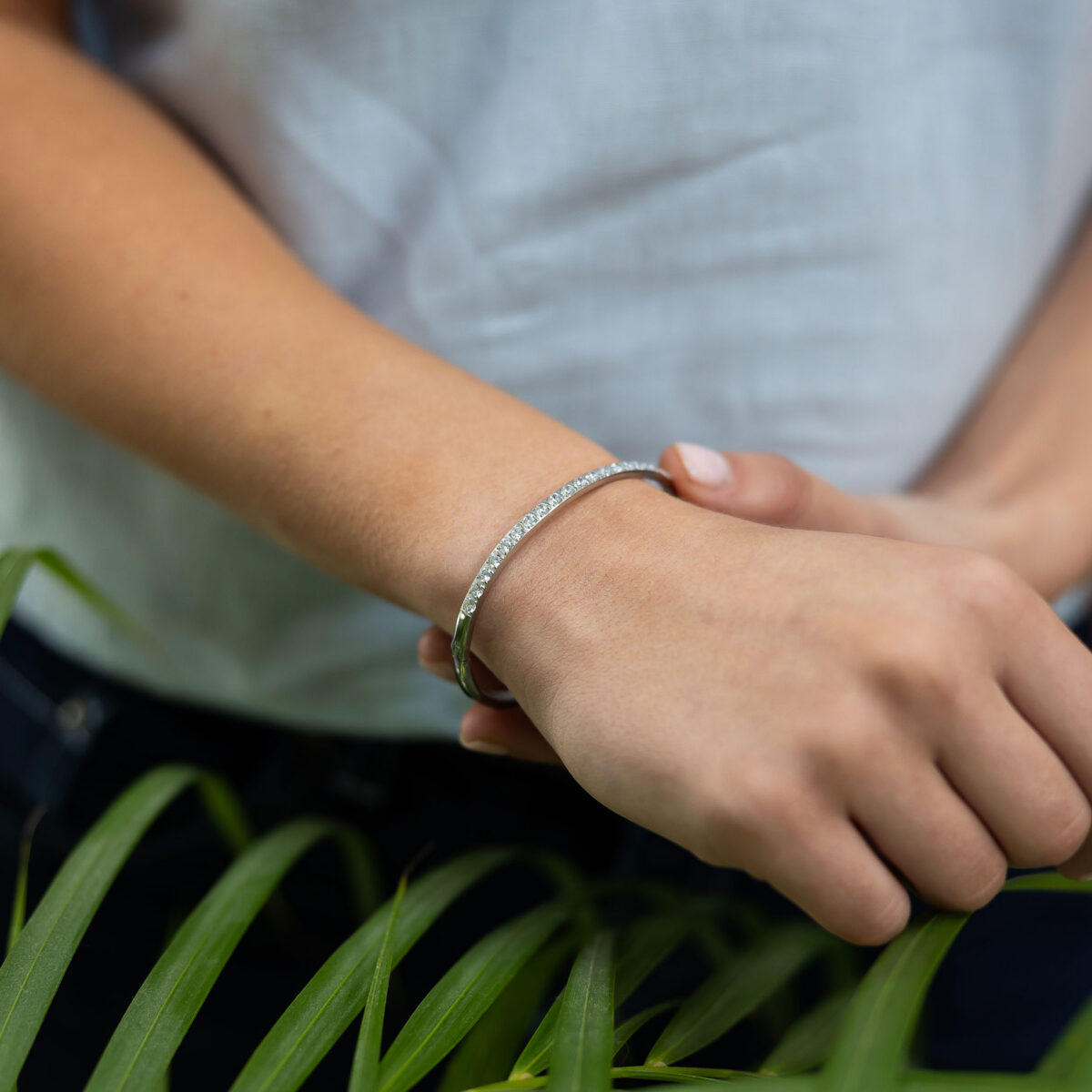 Silver diamondesque bangle