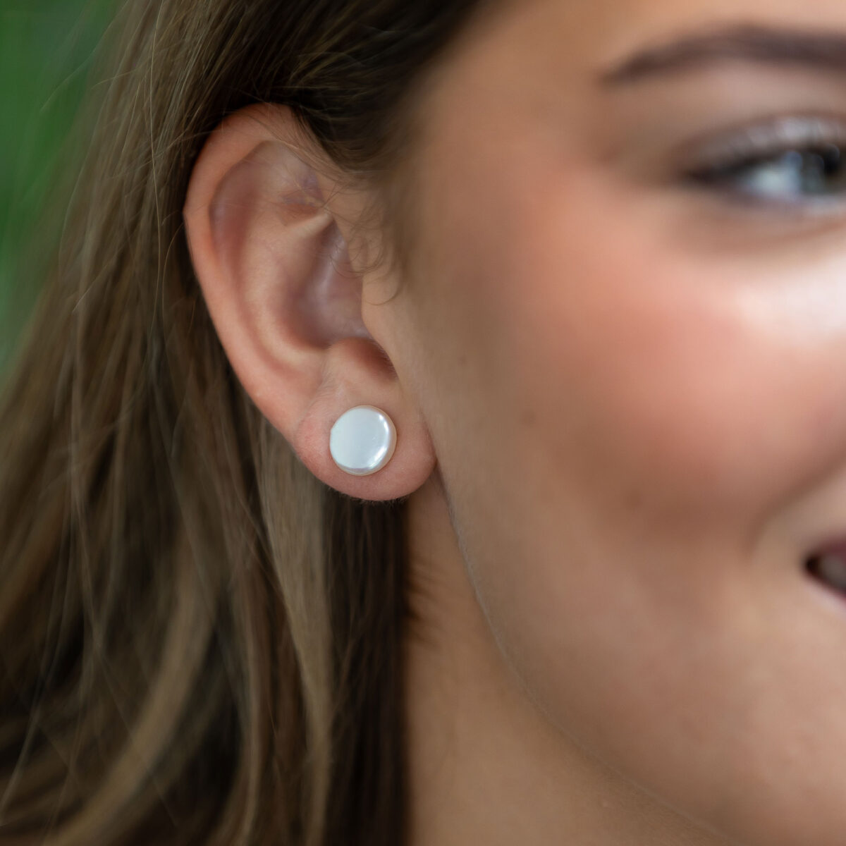 Coin pearl stud earrings