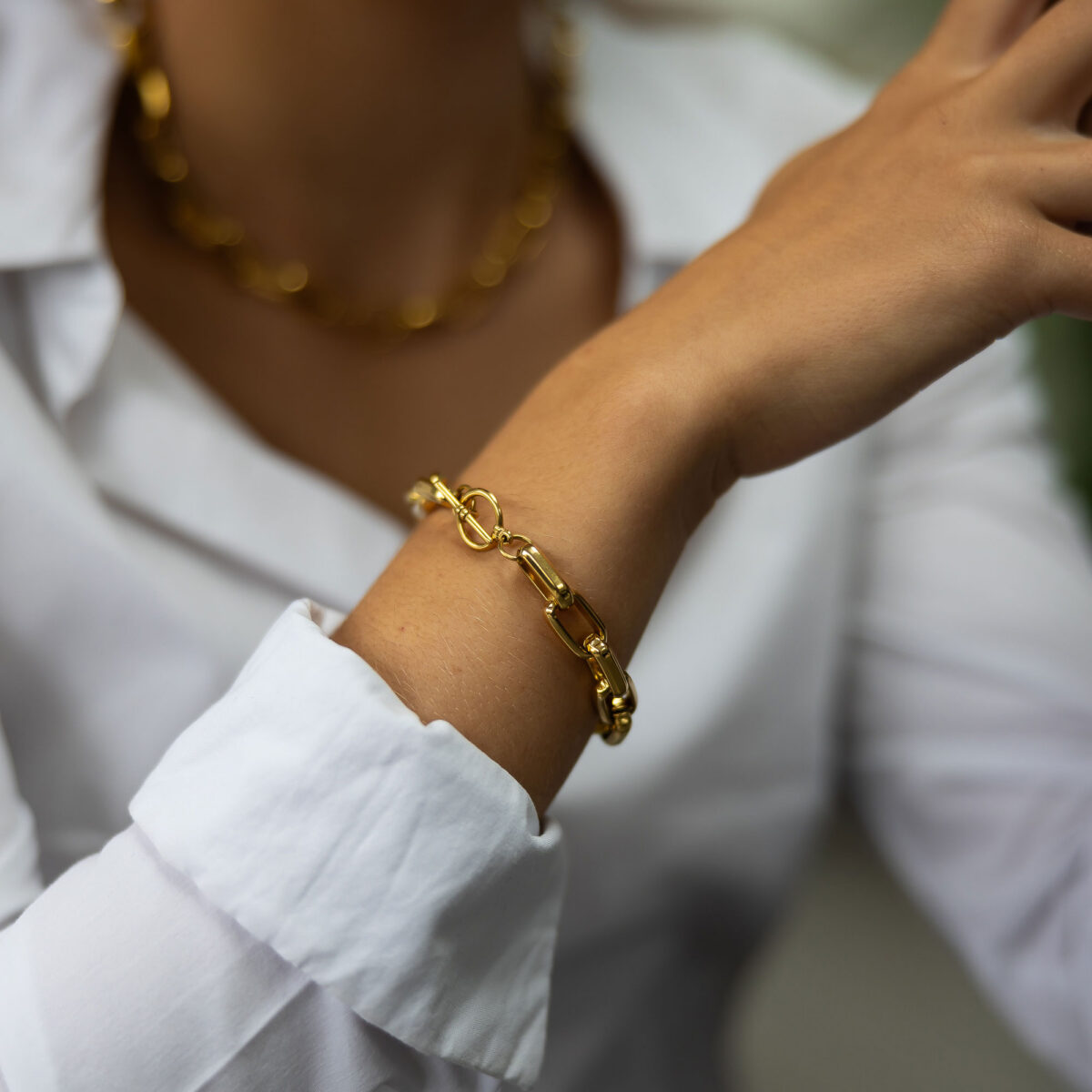 Statement link T-bar bracelet
