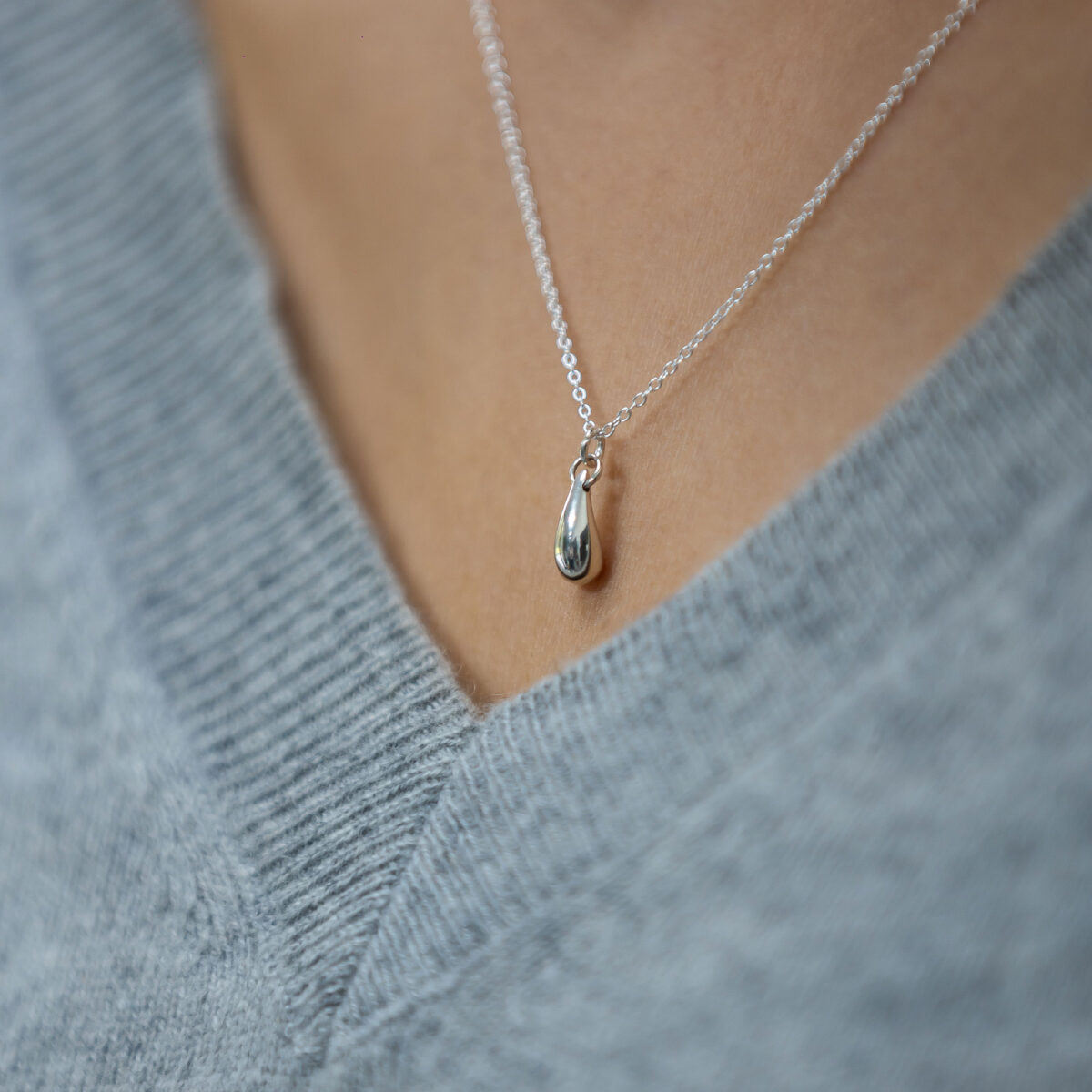Silver droplet necklace